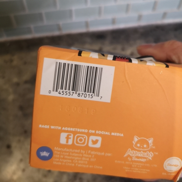 New The Loyal Subjects Aggretsuko - Ookami 3.5" Action Figure with Cell Phone - Picture 6 of 6